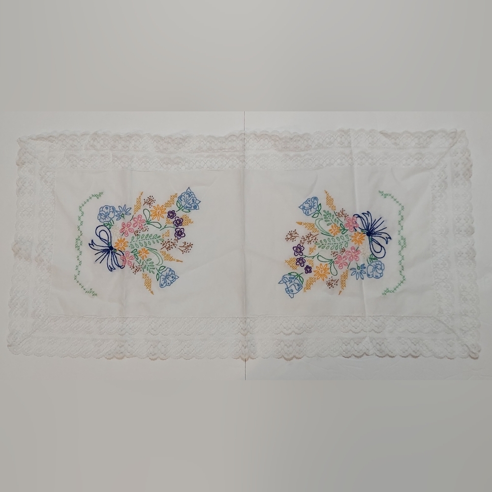 Handmade Needlepoint Floral Lace Table Runner White vintage